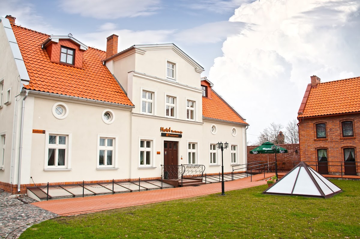 Hotel Przedzamcze - zabytkowy budynek w Działdowie